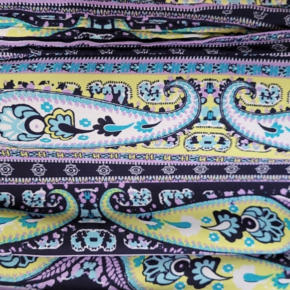 TanJay size 16 long sleeved silky tunic with paisley pattern - Picture 2 of 5